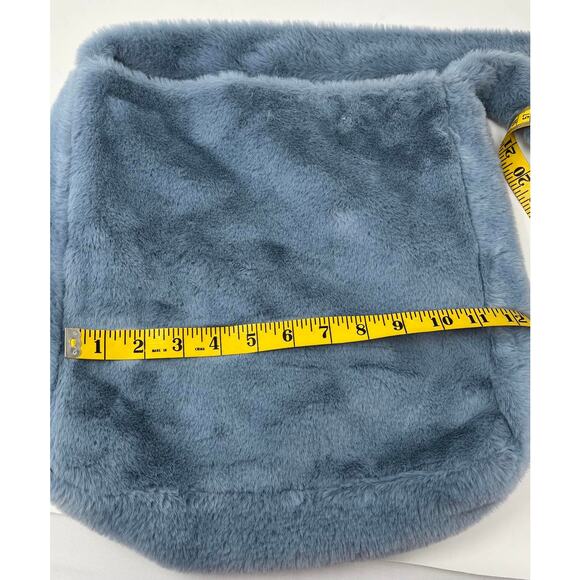 Blue Furry Shoulder bag - Picture 3 of 8